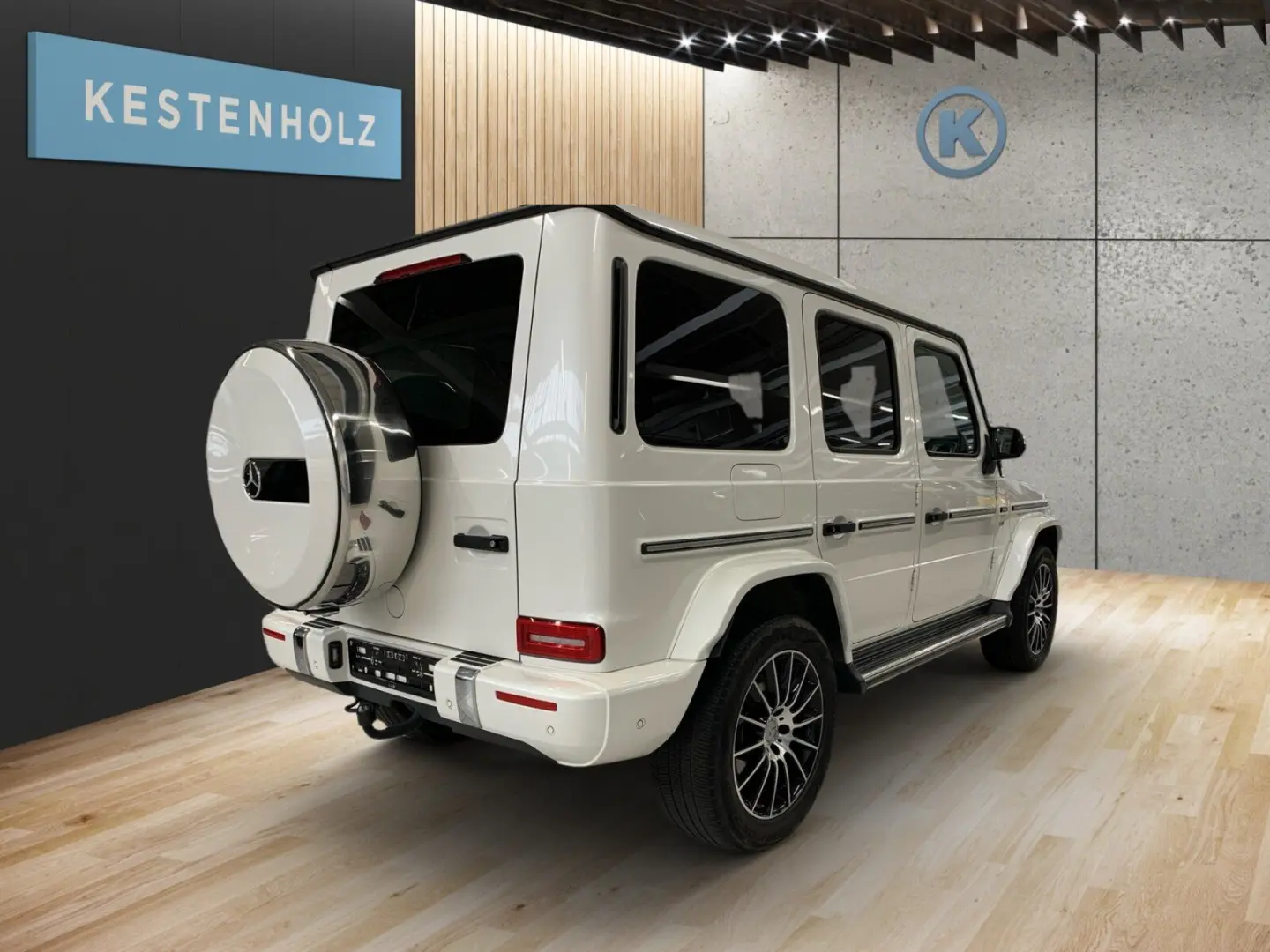 G 500  AMG  AHK KAM NAVI DIST SDACH TEMPOMAT