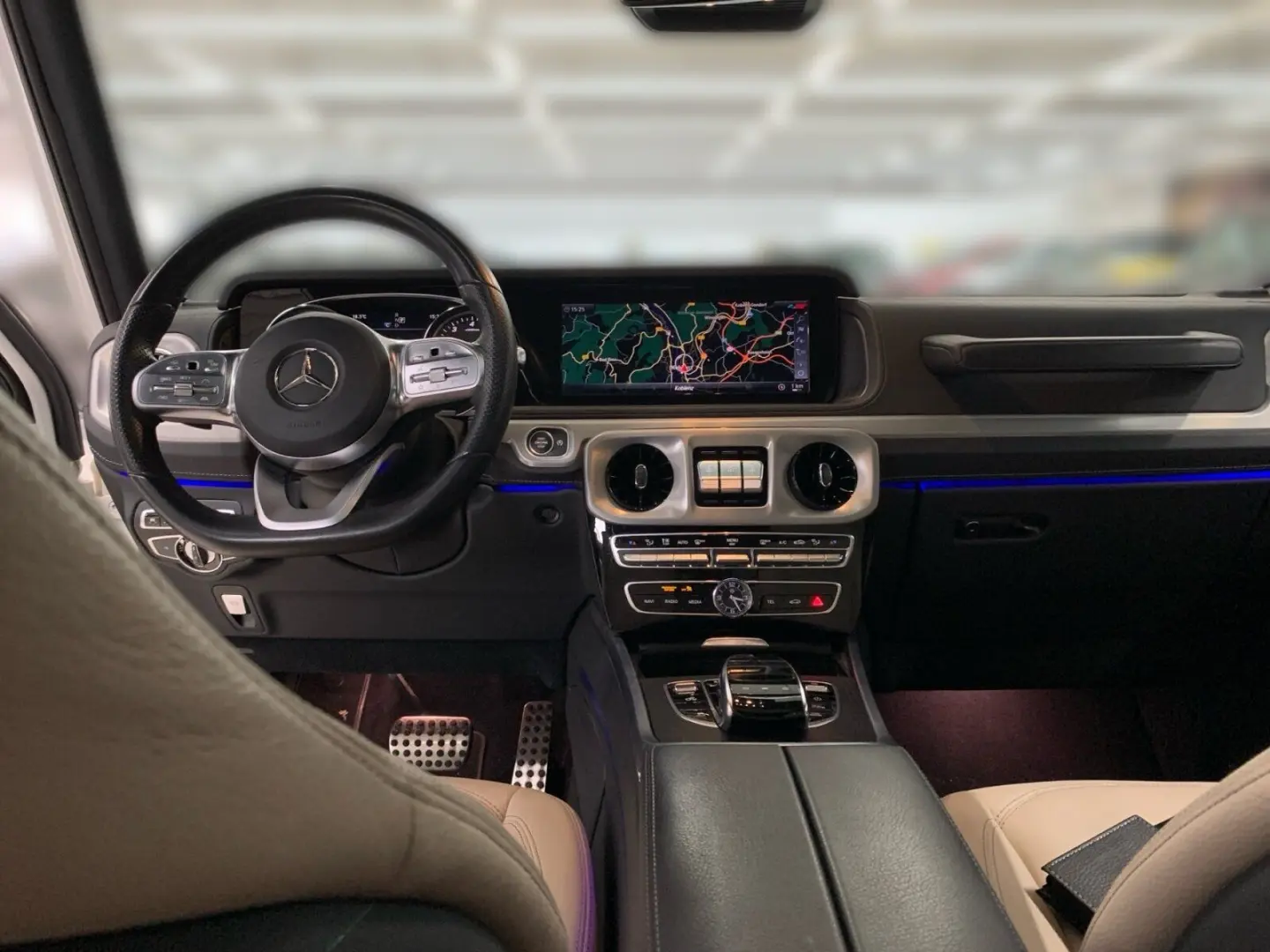 G 500  AMG  AHK KAM NAVI DIST SDACH TEMPOMAT