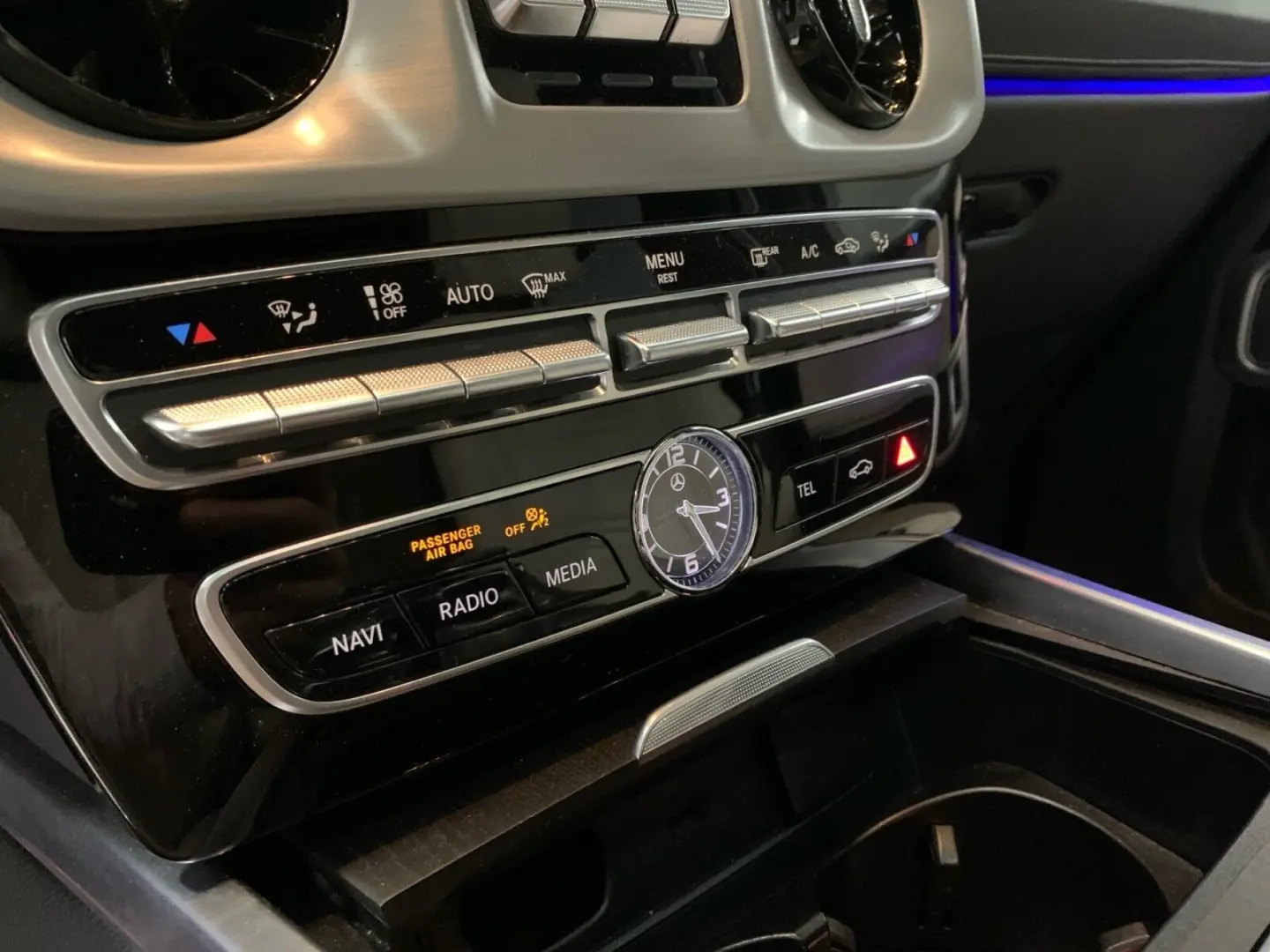 G 500  AMG  AHK KAM NAVI DIST SDACH TEMPOMAT