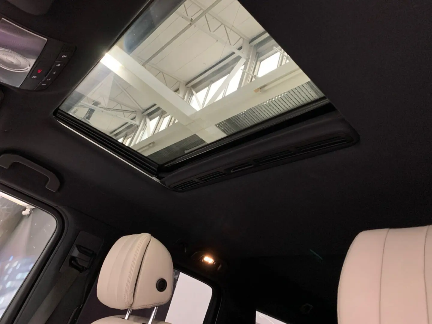 G 500  AMG  AHK KAM NAVI DIST SDACH TEMPOMAT