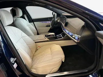 740d xDrive  Standh  Alarmanl.  MassageSitze