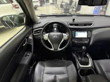 Nissan X-Trail 1.6 dCi Tekna 7 LOCURI