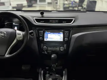 Nissan X-Trail 1.6 dCi Tekna 7 LOCURI