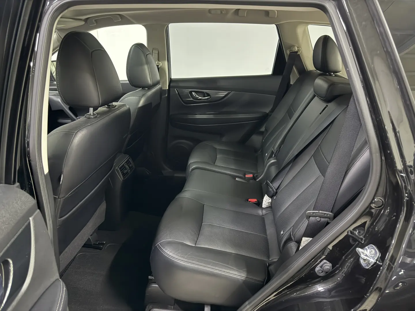 Nissan X-Trail 1.6 dCi Tekna 7 LOCURI