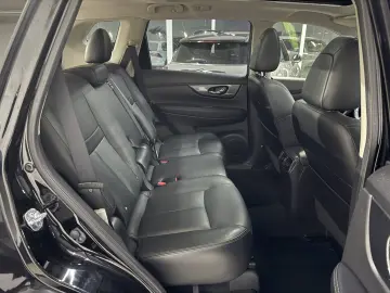 Nissan X-Trail 1.6 dCi Tekna 7 LOCURI