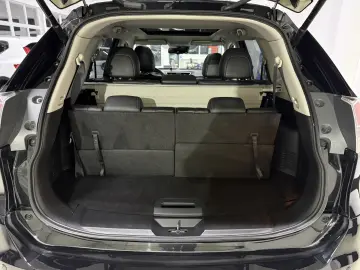 Nissan X-Trail 1.6 dCi Tekna 7 LOCURI