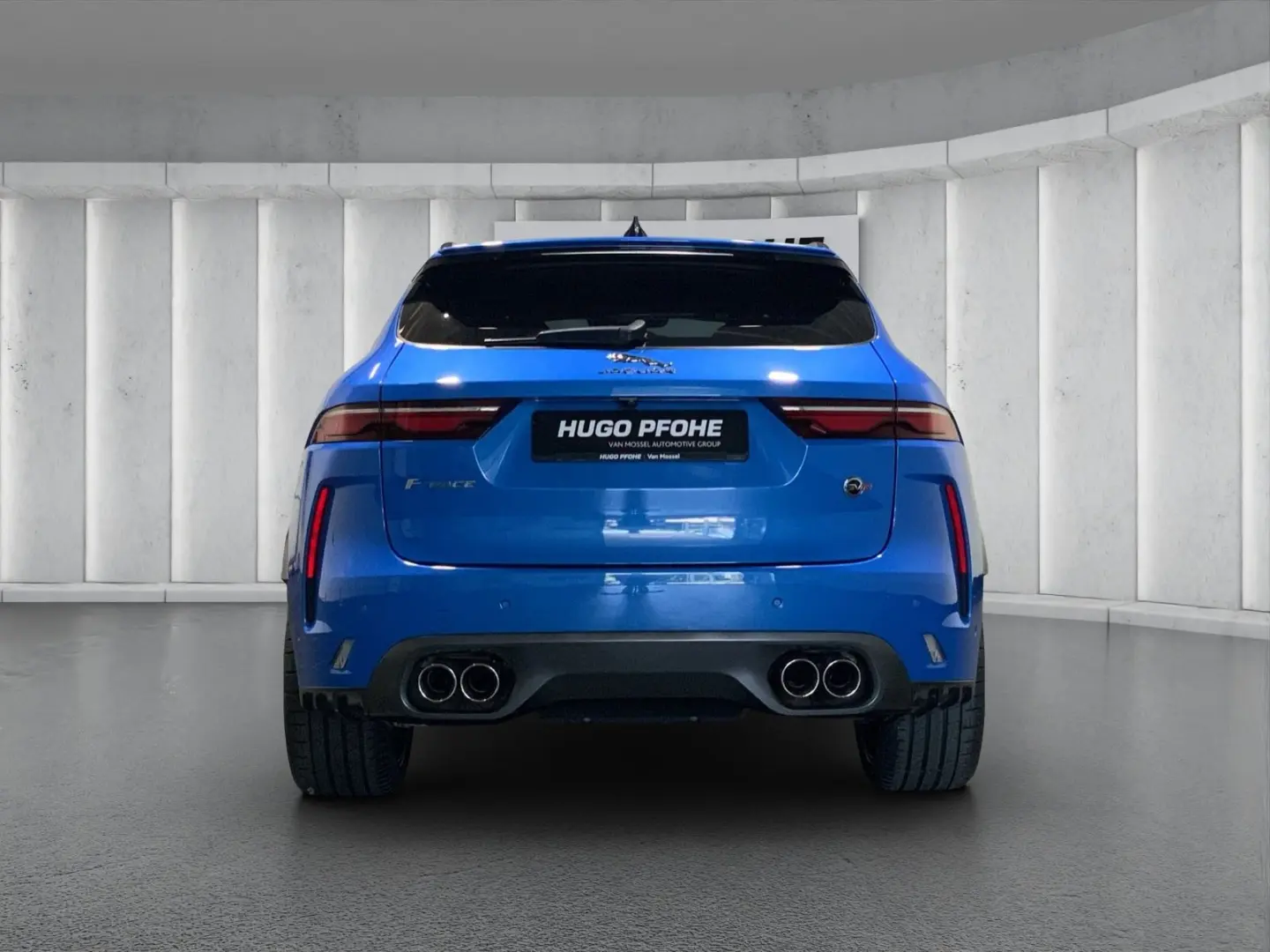 F-PACE P550 SVR AWD   HUD PANO ACC