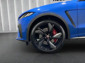 F-PACE P550 SVR AWD   HUD PANO ACC