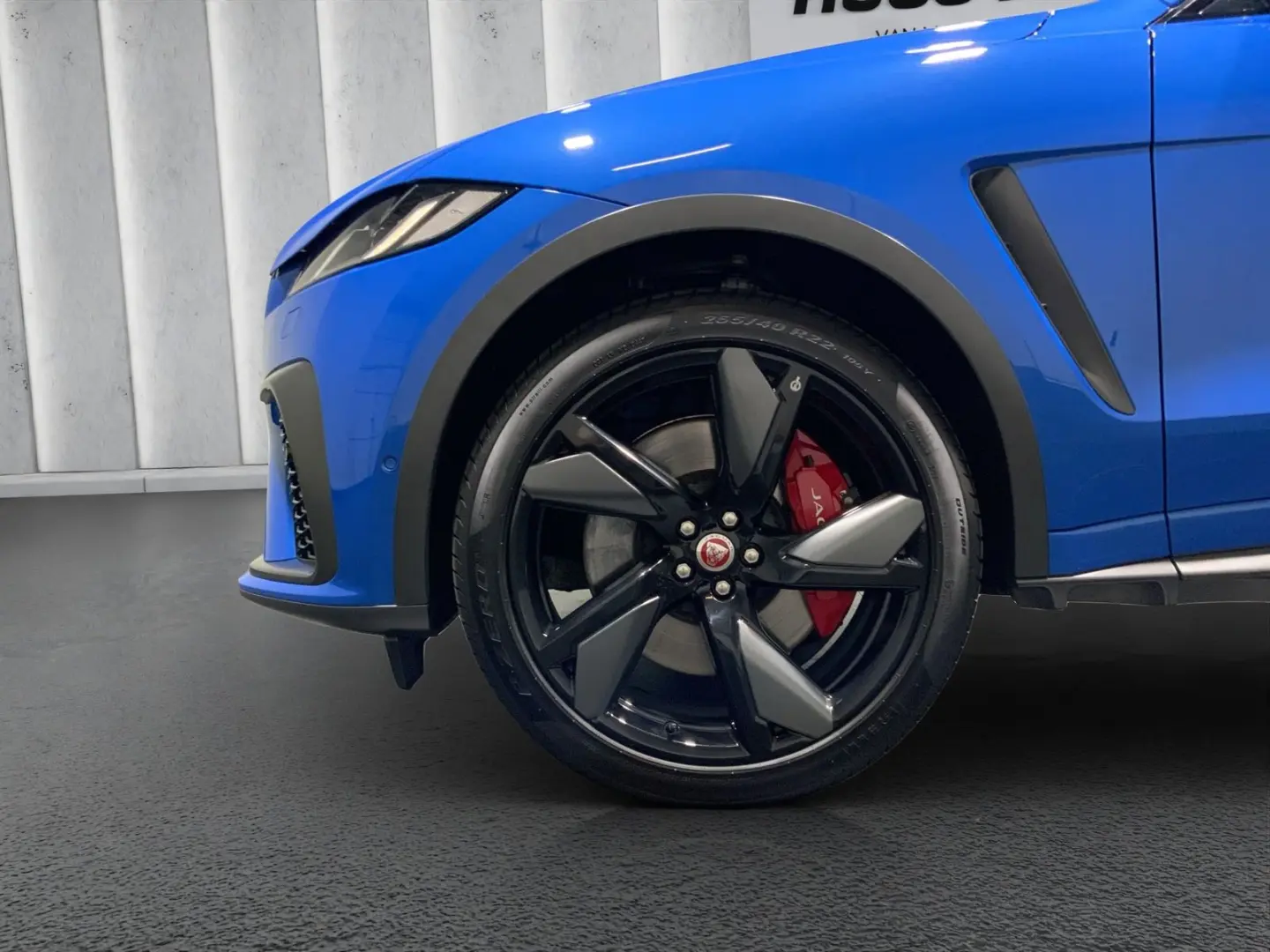 F-PACE P550 SVR AWD   HUD PANO ACC