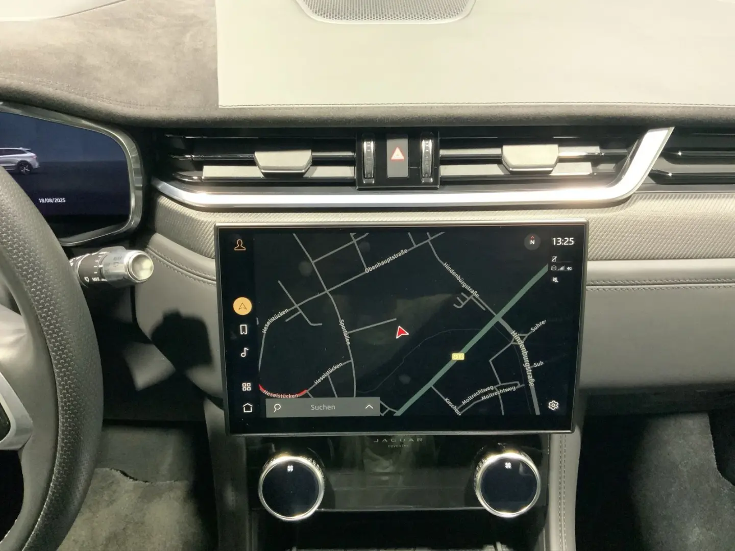 F-PACE P550 SVR AWD   HUD PANO ACC