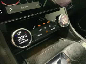 F-PACE P550 SVR AWD   HUD PANO ACC
