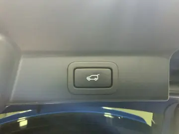F-PACE P550 SVR AWD   HUD PANO ACC