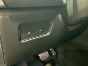 F-PACE P550 SVR AWD   HUD PANO ACC