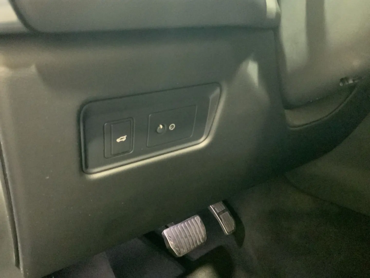 F-PACE P550 SVR AWD   HUD PANO ACC