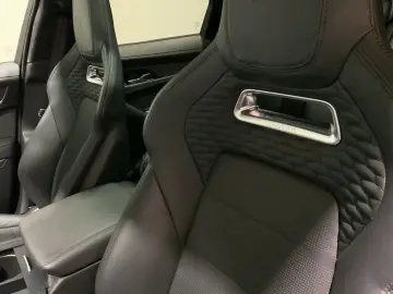 F-PACE P550 SVR AWD   HUD PANO ACC