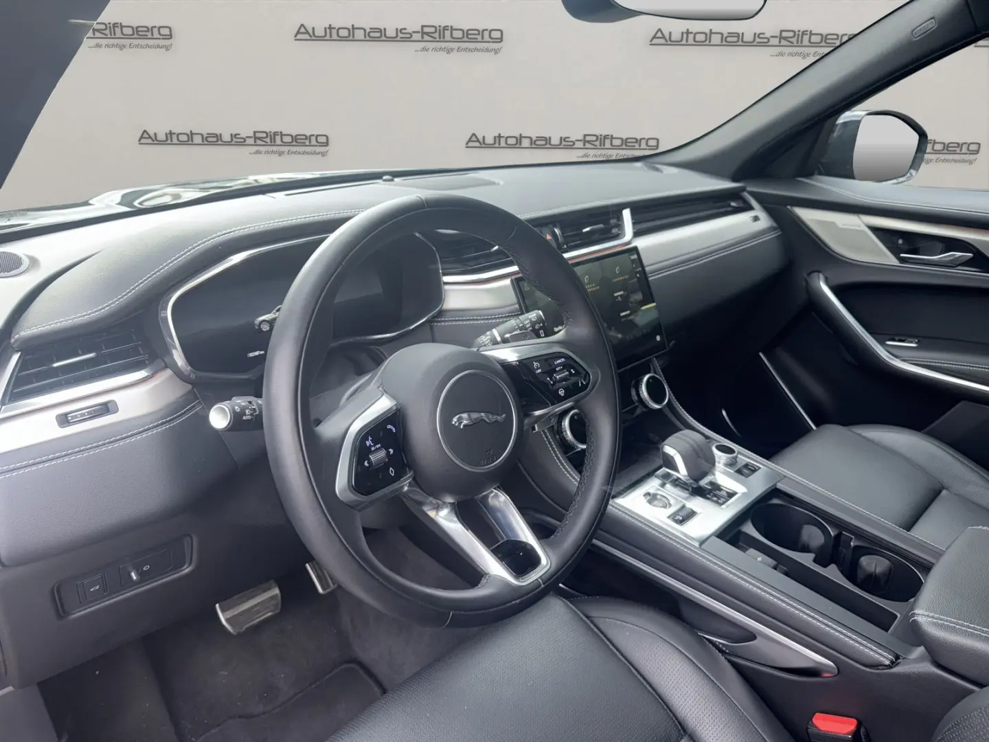 F-PACE D200 R-Dynamic SE AWD AHK PANO ACC MEMORY