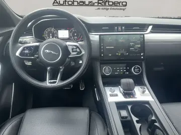 F-PACE D200 R-Dynamic SE AWD AHK PANO ACC MEMORY