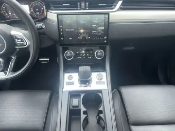 F-PACE D200 R-Dynamic SE AWD AHK PANO ACC MEMORY