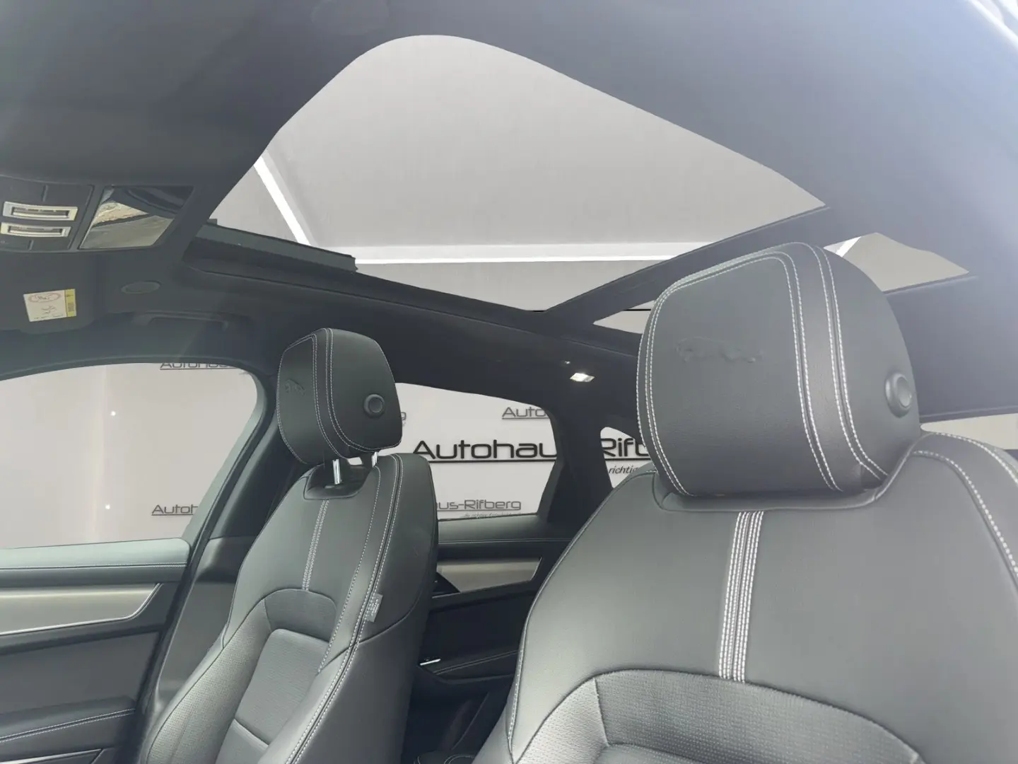 F-PACE D200 R-Dynamic SE AWD AHK PANO ACC MEMORY