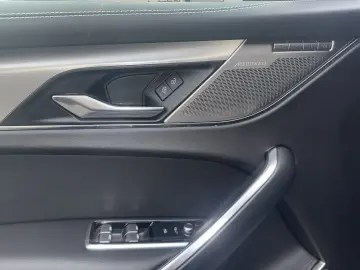 F-PACE D200 R-Dynamic SE AWD AHK PANO ACC MEMORY