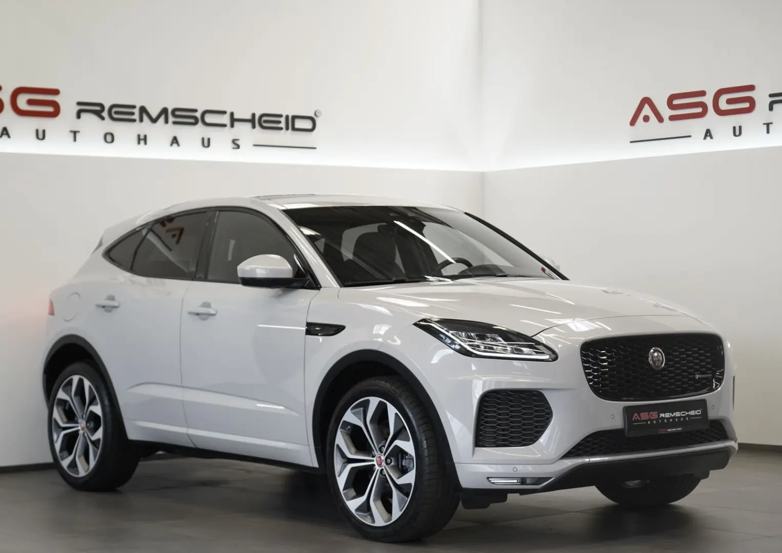 E-PACE P250 AWD R-Dynamic 1.H 21 Digital Memory