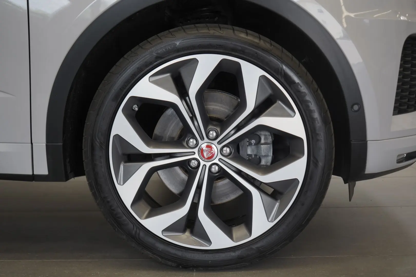 E-PACE P250 AWD R-Dynamic 1.H 21 Digital Memory