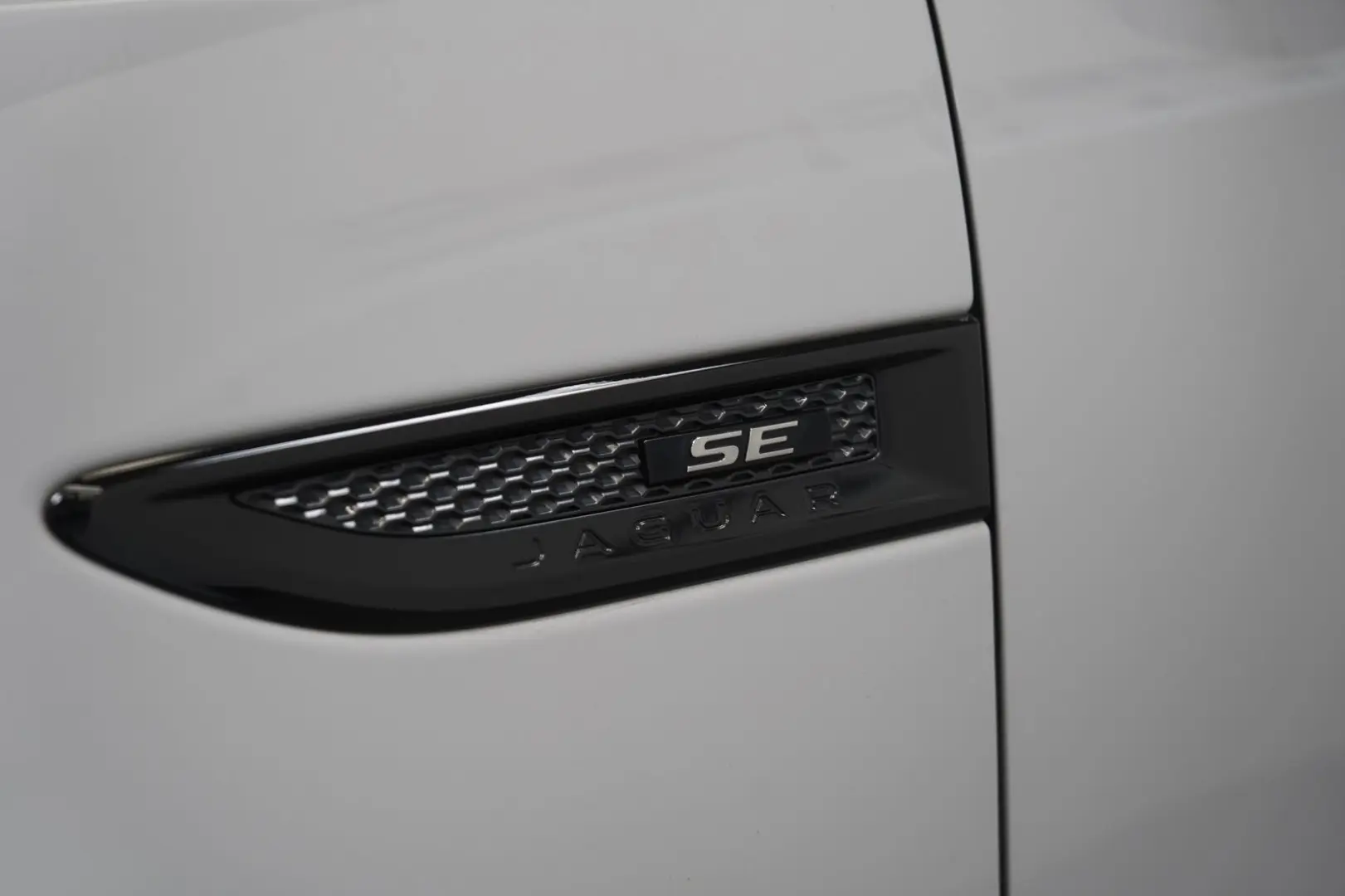 E-PACE P250 AWD R-Dynamic 1.H 21 Digital Memory