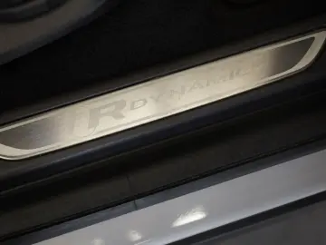 E-PACE P250 AWD R-Dynamic 1.H 21 Digital Memory