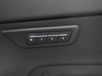 E-PACE P250 AWD R-Dynamic 1.H 21 Digital Memory