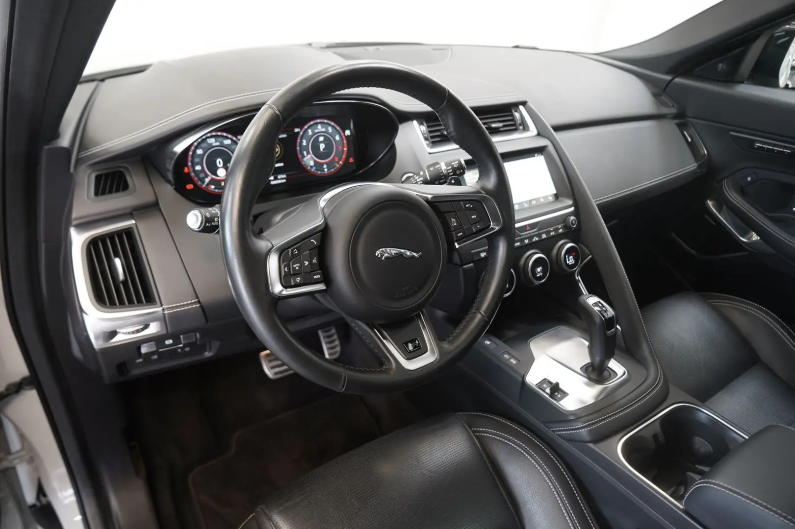 E-PACE P250 AWD R-Dynamic 1.H 21 Digital Memory