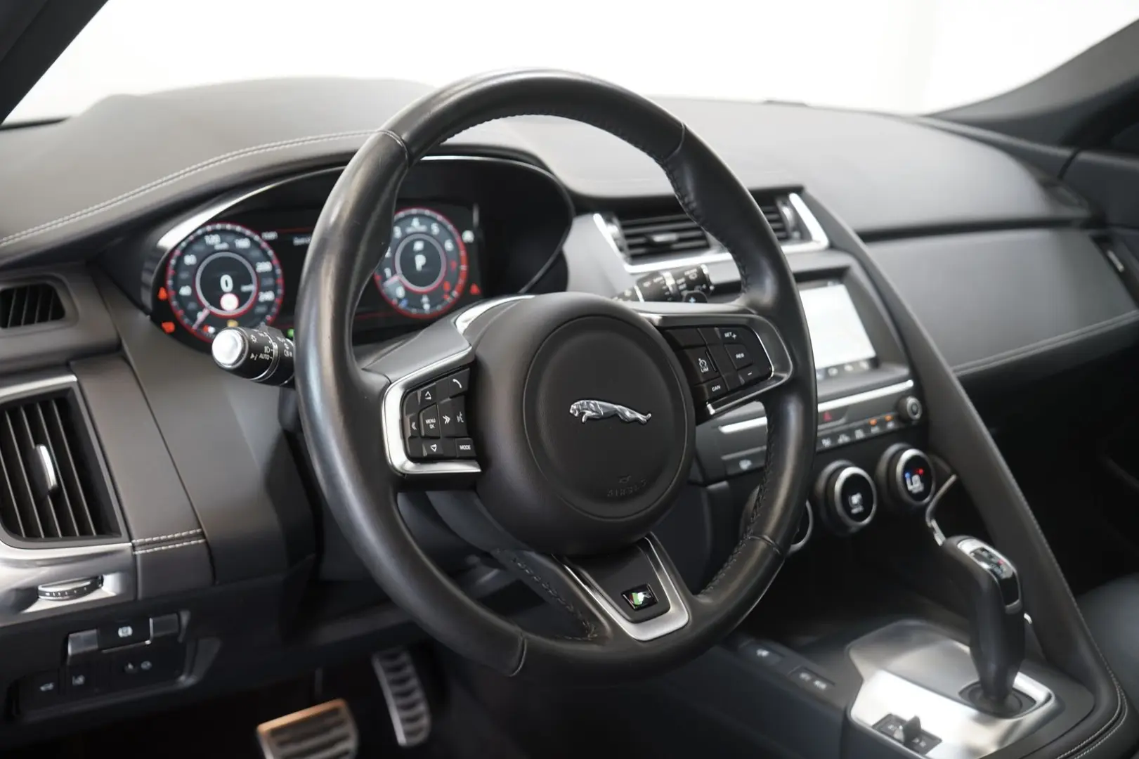 E-PACE P250 AWD R-Dynamic 1.H 21 Digital Memory