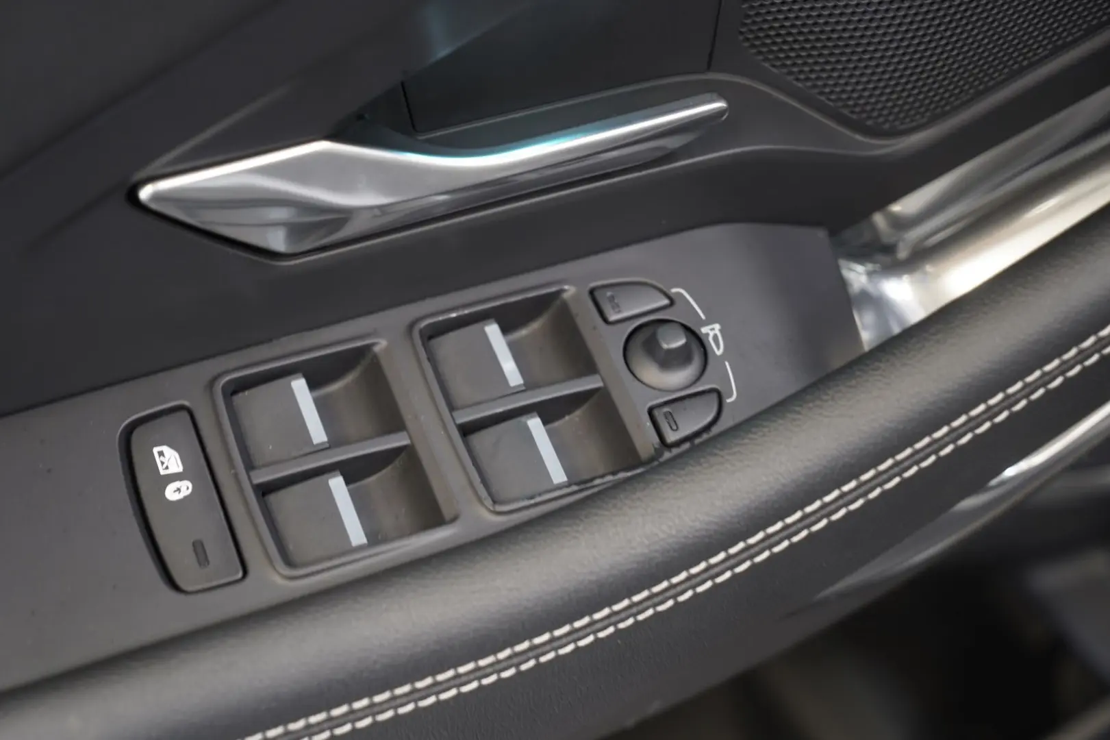 E-PACE P250 AWD R-Dynamic 1.H 21 Digital Memory