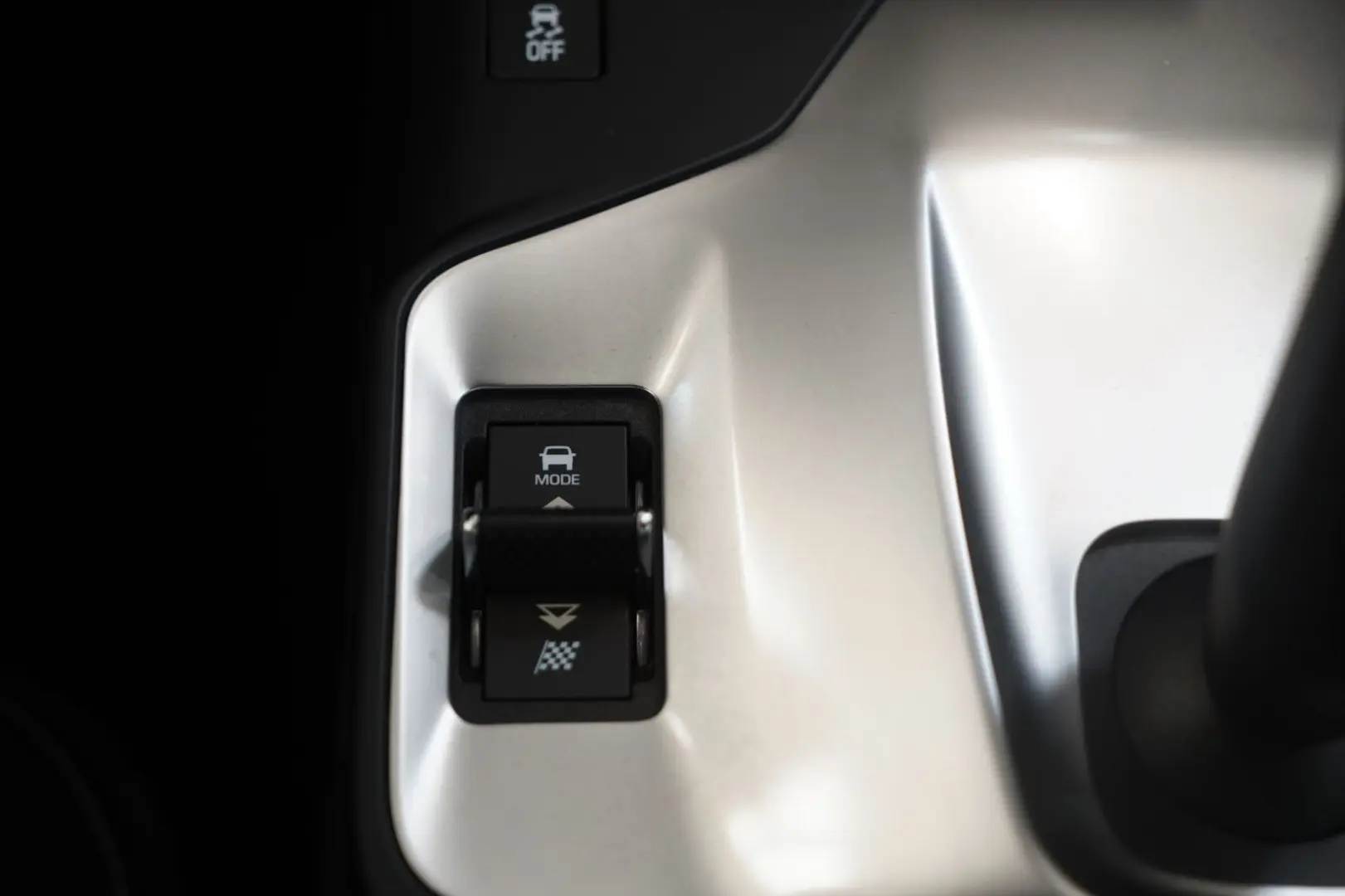 E-PACE P250 AWD R-Dynamic 1.H 21 Digital Memory