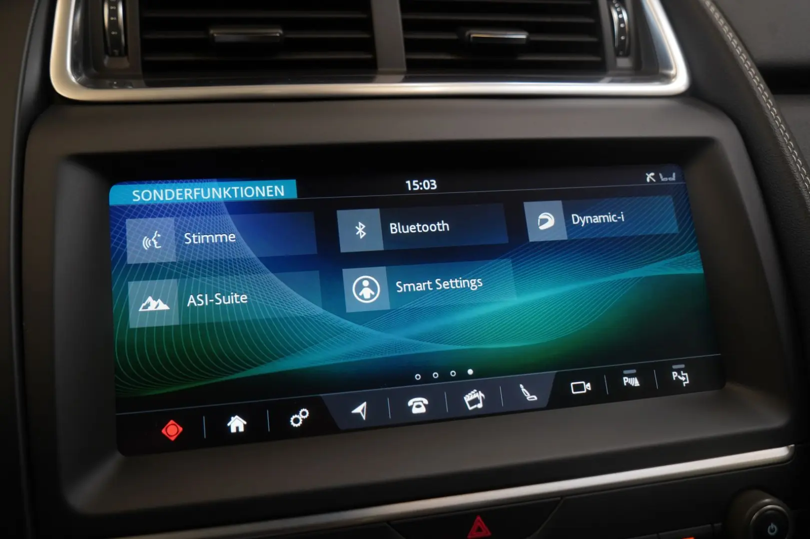 E-PACE P250 AWD R-Dynamic 1.H 21 Digital Memory