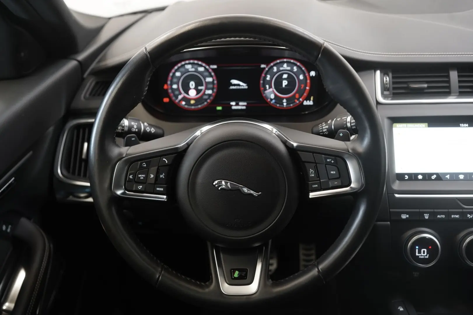 E-PACE P250 AWD R-Dynamic 1.H 21 Digital Memory