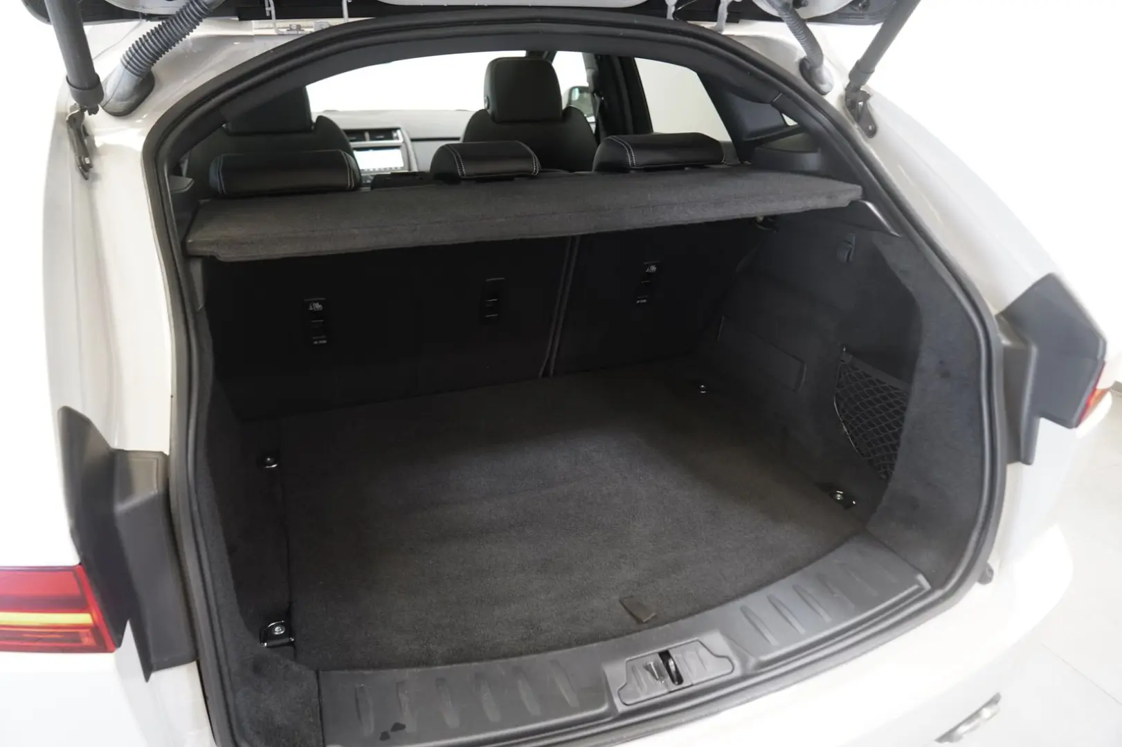 E-PACE P250 AWD R-Dynamic 1.H 21 Digital Memory