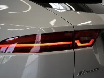 E-PACE P250 AWD R-Dynamic 1.H 21 Digital Memory