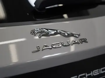 E-PACE P250 AWD R-Dynamic 1.H 21 Digital Memory