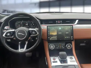 F-Pace D300 AWD R-Dynamic SE SCHIEBEDACH