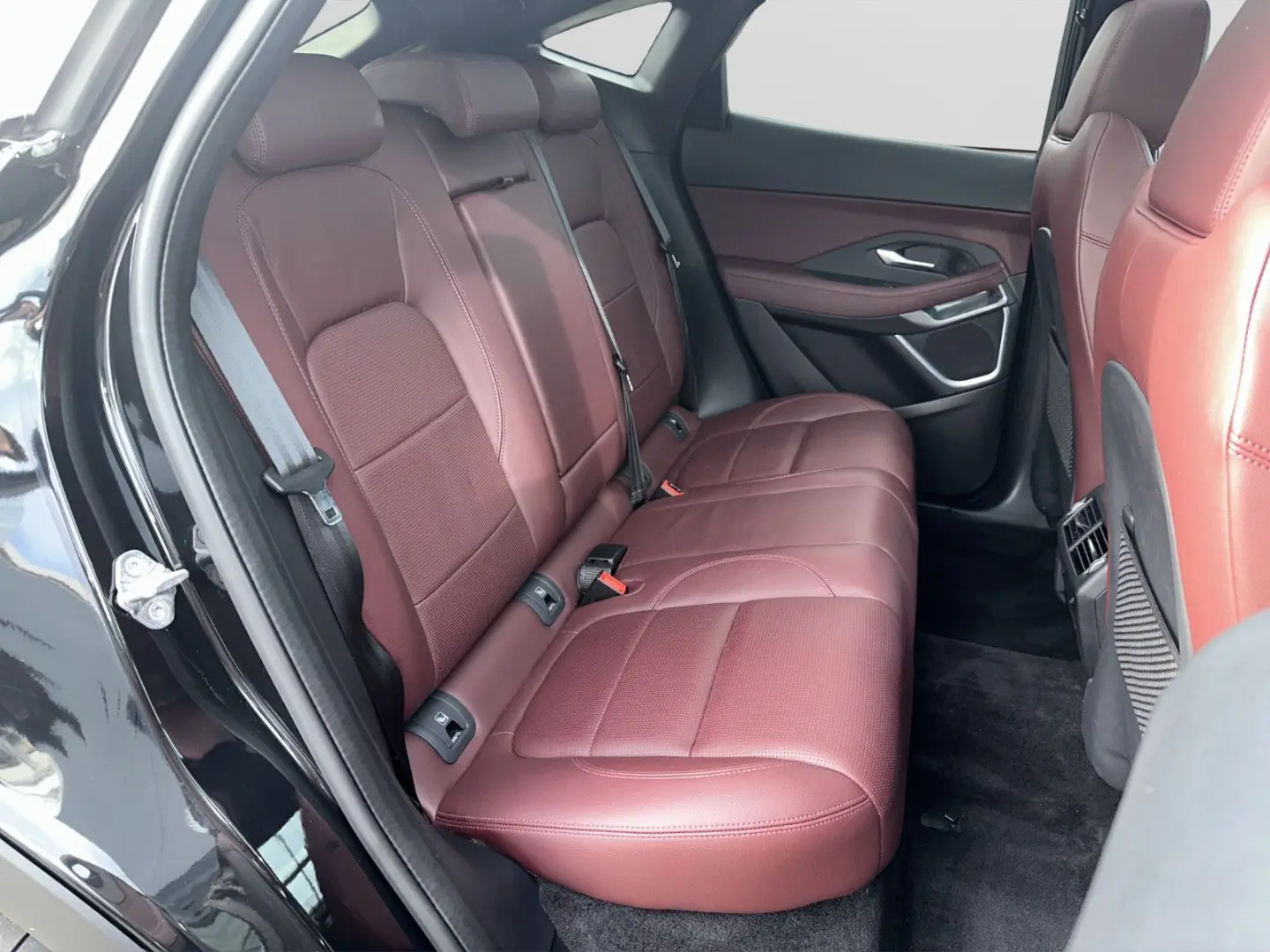 E-Pace P300 Sport AWD Meridian Pano Alcantara