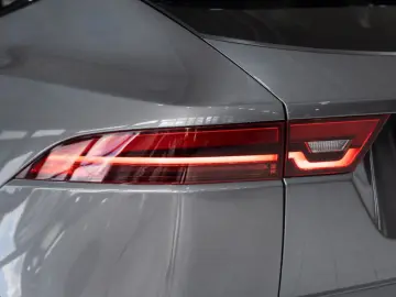 E-PACES AWD R-DYNAMIC BLACK-PACK 19 LM NAVI DAB