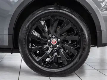 E-PACES AWD R-DYNAMIC BLACK-PACK 19 LM NAVI DAB