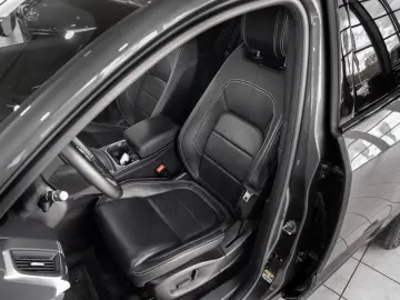 E-PACES AWD R-DYNAMIC BLACK-PACK 19 LM NAVI DAB