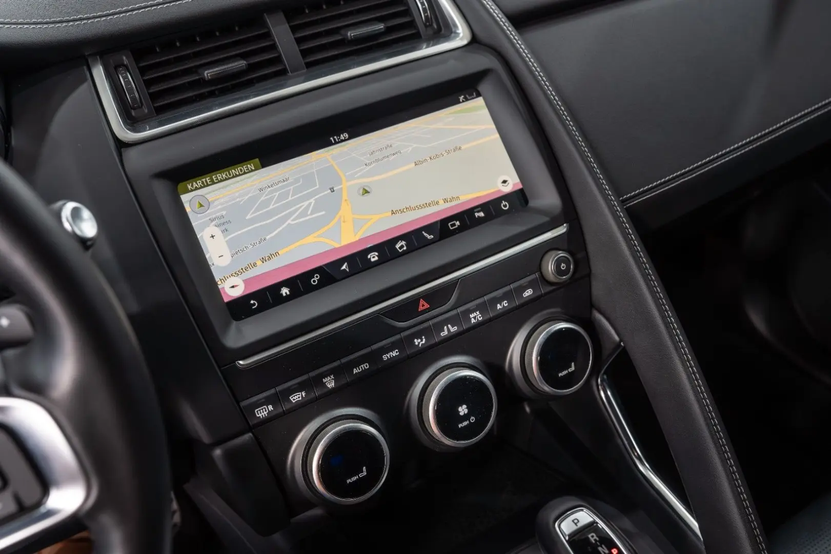 E-PACES AWD R-DYNAMIC BLACK-PACK 19 LM NAVI DAB