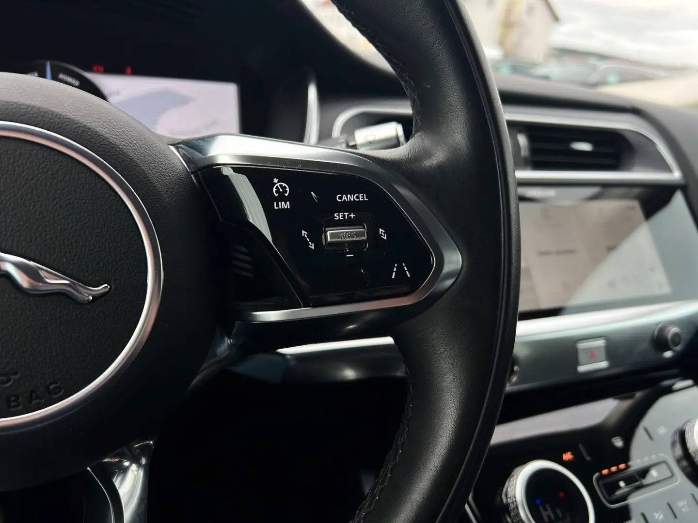 I-Pace EV400 S Dual Keyless DAB  ACC SitzHZ