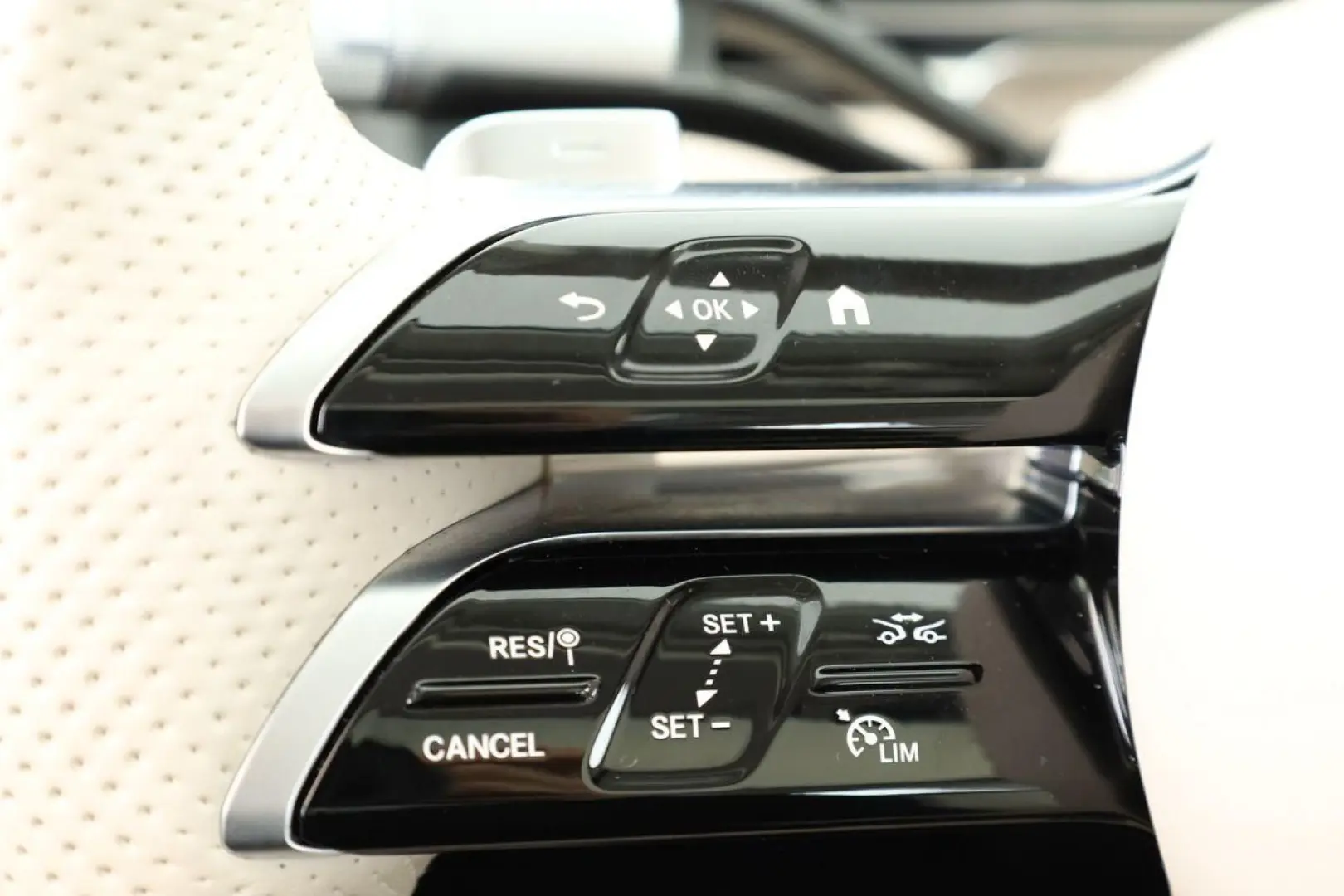 S 580 lang AMG DIGITAL Pano HUD HighEndFond 21