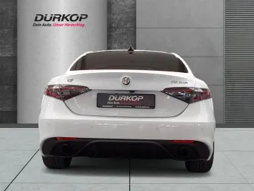 Giulia 2.0 Turbo Veloce Allrad AT NAVI Leder LED