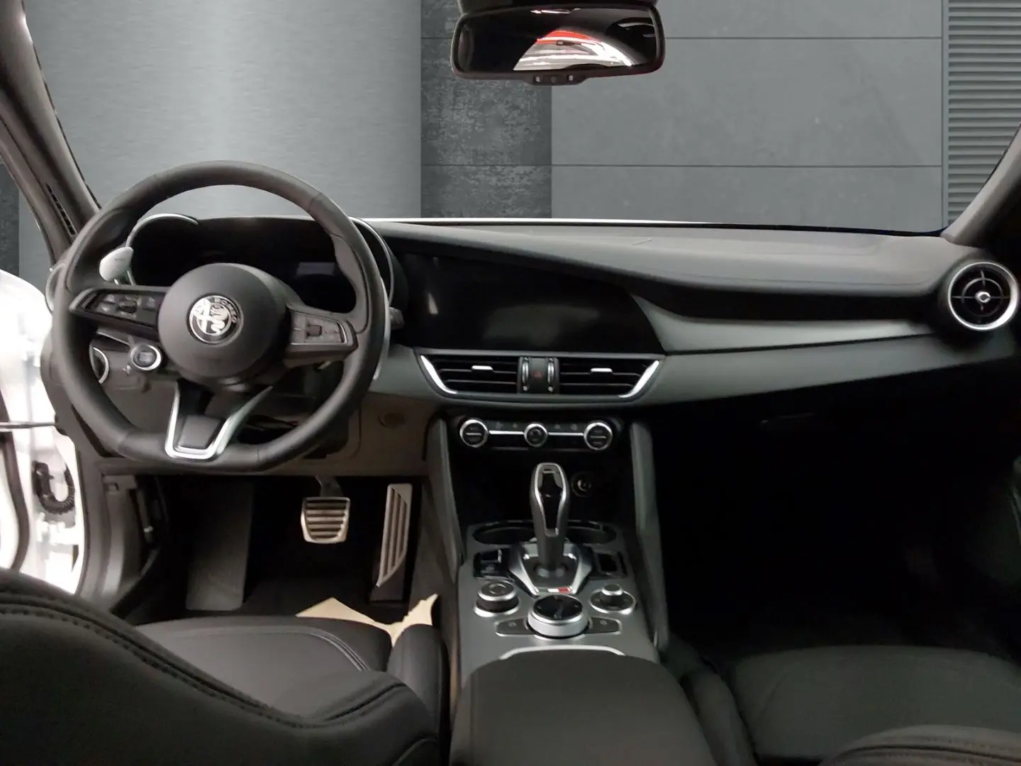 Giulia 2.0 Turbo Veloce Allrad AT NAVI Leder LED