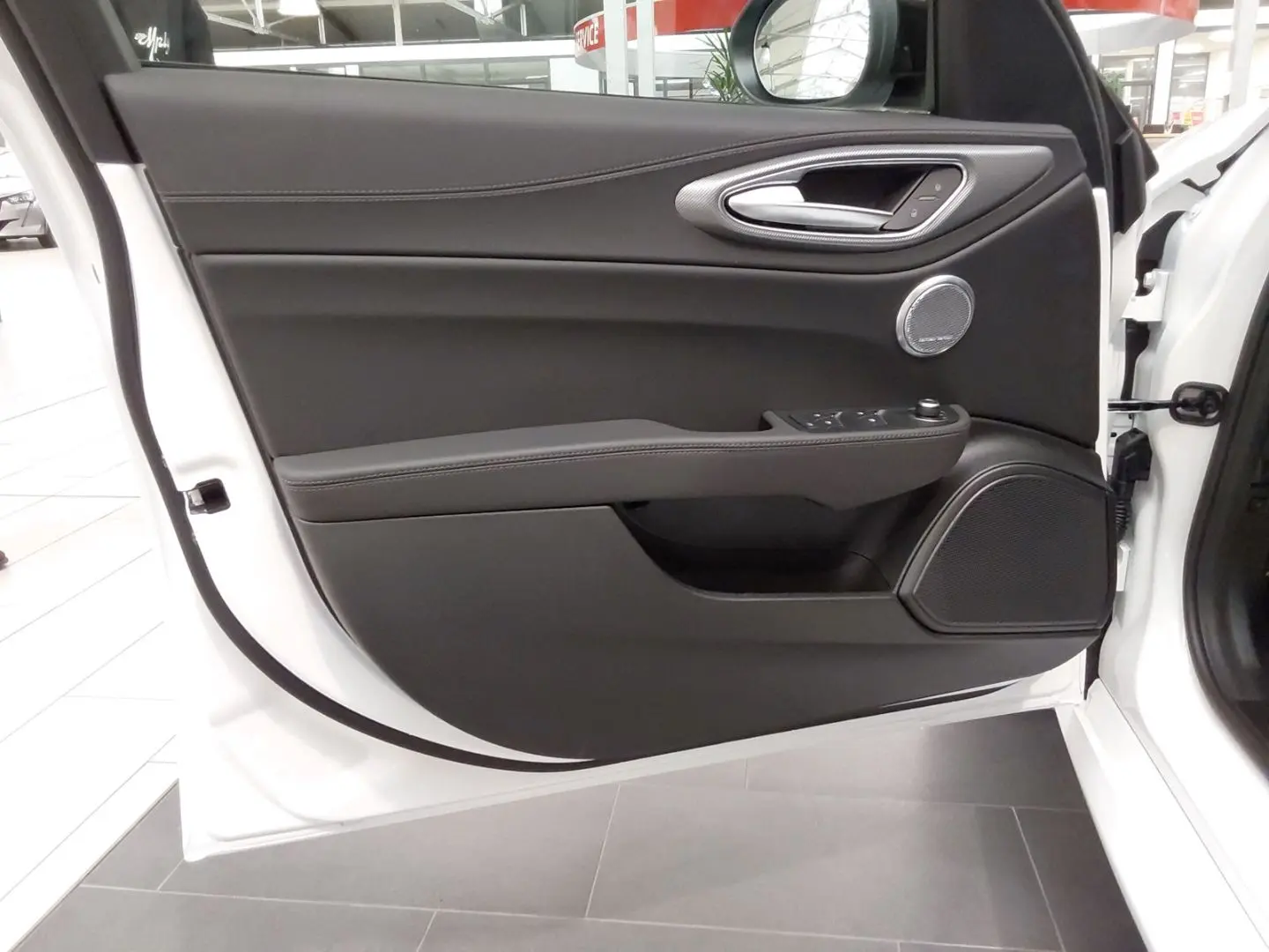 Giulia 2.0 Turbo Veloce Allrad AT NAVI Leder LED