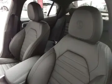 Giulia 2.0 Turbo Veloce Allrad AT NAVI Leder LED